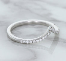 Load image into Gallery viewer, 0.17ctw Diamond Pointed Band in 18K White Gold