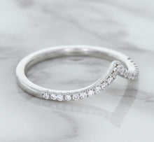 Load image into Gallery viewer, 0.17ctw Diamond Pointed Band in 18K White Gold