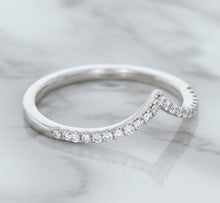Load image into Gallery viewer, 0.17ctw Diamond Pointed Band in 18K White Gold