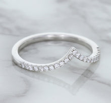Load image into Gallery viewer, 0.17ctw Diamond Pointed Band in 18K White Gold