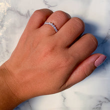 Load image into Gallery viewer, 0.45ctw Diamond Curved Band in 18K White Gold