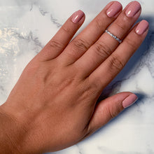 Load image into Gallery viewer, 2.5mm Scalloped Band in 14K White Gold