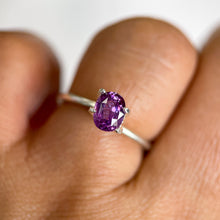 Load image into Gallery viewer, 0.91 ct. Oval Purple Sapphire
