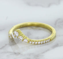Load image into Gallery viewer, 0.38ctw Diamond Pointed Band in 18K Yellow Gold
